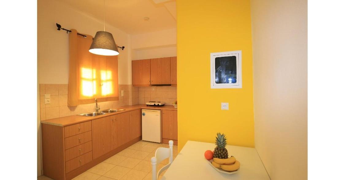 Athina Apartments Stoúpa Exterior foto