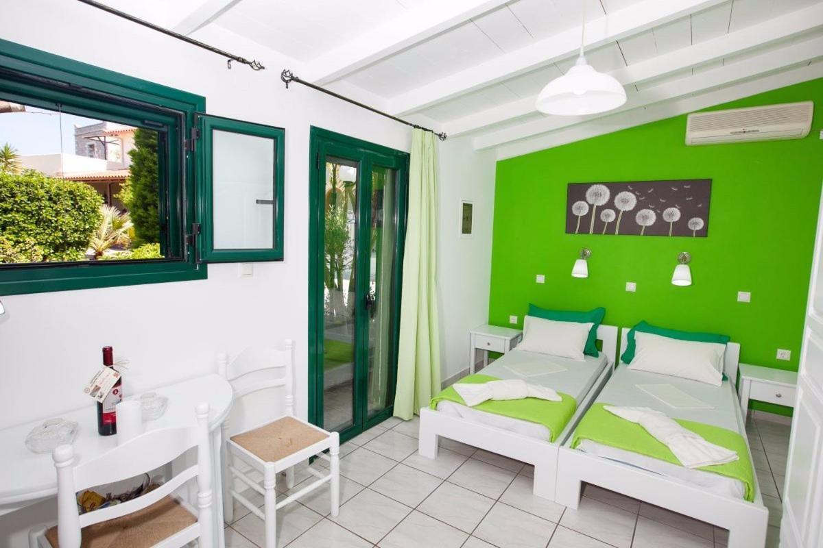 Athina Apartments Stoúpa Exterior foto